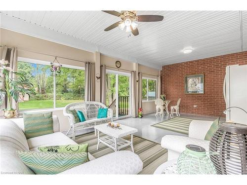 753 Welland Road, Fenwick, ON -  Photo Showing Living Room