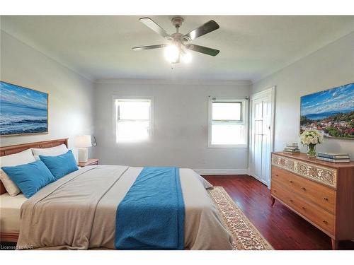 27 Barton Street, St. Catharines, ON - Indoor Photo Showing Bedroom