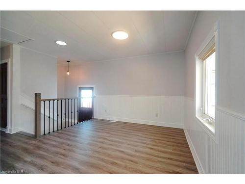 27 Barton Street, St. Catharines, ON - Indoor Photo Showing Other Room