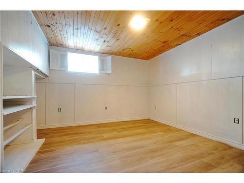 27 Barton Street, St. Catharines, ON - Indoor Photo Showing Other Room