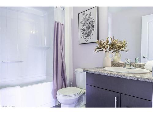 138 Winterberry Boulevard, Thorold, ON - Indoor Photo Showing Bathroom