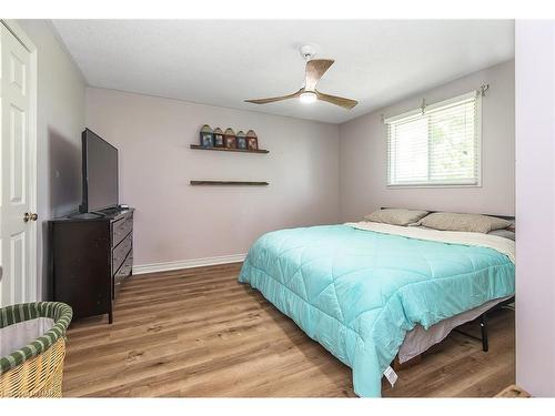 4 College Park Drive, Welland, ON - Indoor Photo Showing Bedroom