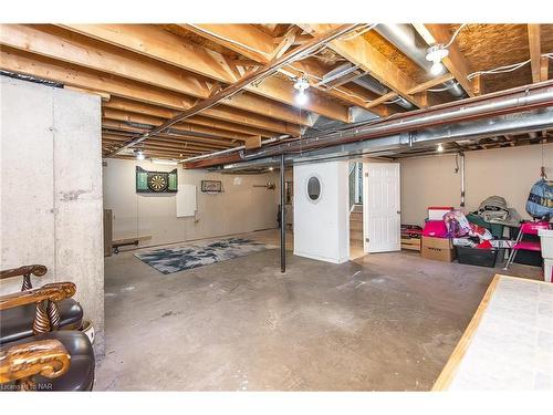 4 College Park Drive, Welland, ON - Indoor Photo Showing Basement