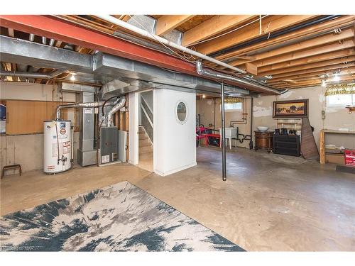 4 College Park Drive, Welland, ON - Indoor Photo Showing Basement