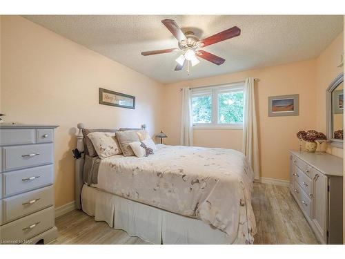 12 1/2 Beachaven Drive, St. Catharines, ON - Indoor Photo Showing Bedroom