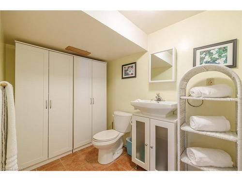 12 1/2 Beachaven Drive, St. Catharines, ON - Indoor Photo Showing Bathroom