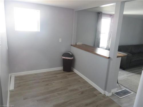 149 Knoll Street, Port Colborne, ON - Indoor Photo Showing Laundry Room