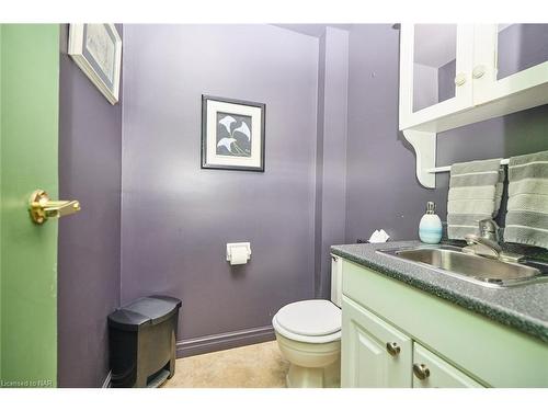 27 Meadowvale Place, Welland, ON - Indoor Photo Showing Bathroom