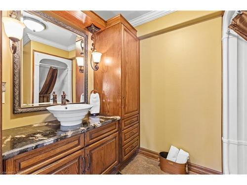 63 Tanbark Road, Niagara-On-The-Lake, ON - Indoor Photo Showing Bathroom