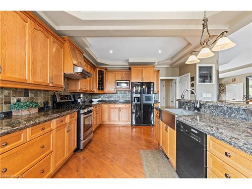 63 Tanbark Road, Niagara-On-The-Lake, ON - Indoor Photo Showing Kitchen