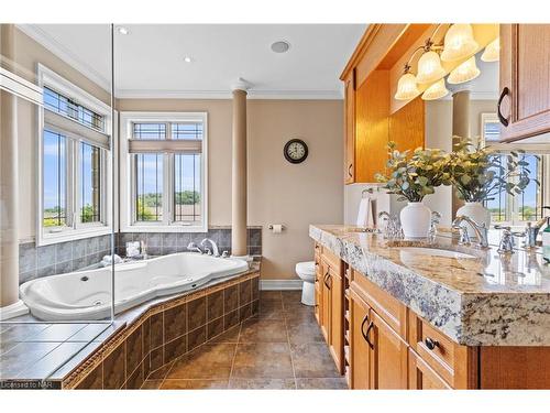 63 Tanbark Road, Niagara-On-The-Lake, ON - Indoor Photo Showing Bathroom