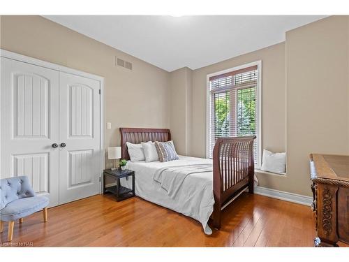 63 Tanbark Road, Niagara-On-The-Lake, ON - Indoor Photo Showing Bedroom