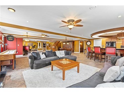 63 Tanbark Road, Niagara-On-The-Lake, ON - Indoor Photo Showing Living Room