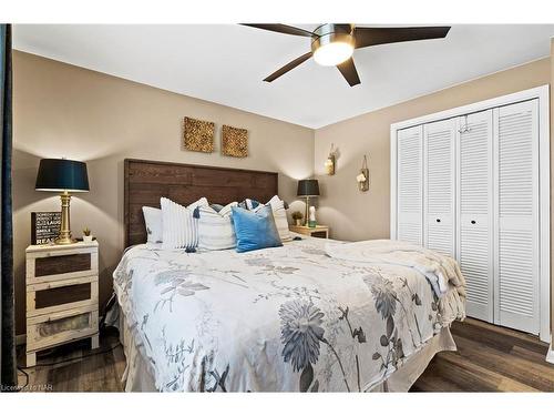 6536 Glengate Street, Niagara Falls, ON - Indoor Photo Showing Bedroom