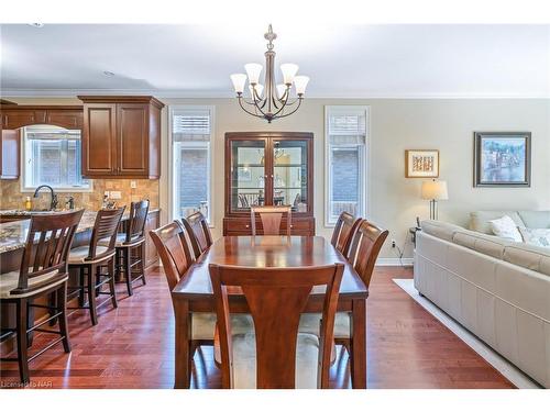 33 Hickory Avenue, Niagara-On-The-Lake, ON - Indoor Photo Showing Dining Room