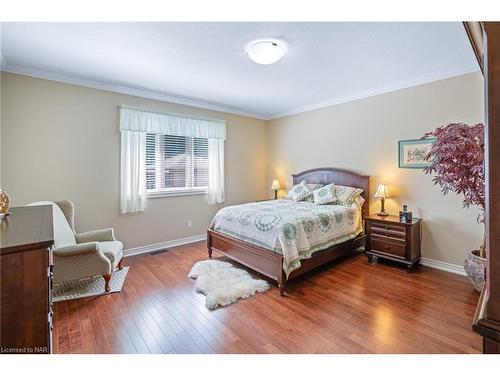 33 Hickory Avenue, Niagara-On-The-Lake, ON - Indoor Photo Showing Bedroom