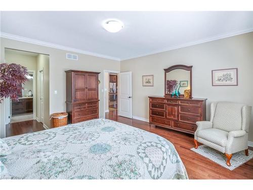 33 Hickory Avenue, Niagara-On-The-Lake, ON - Indoor Photo Showing Bedroom