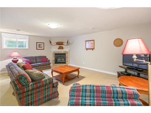 33 Hickory Avenue, Niagara-On-The-Lake, ON - Indoor Photo Showing Living Room With Fireplace