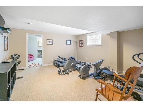 33 Hickory Avenue, Niagara-On-The-Lake, ON - Indoor Photo Showing Gym Room