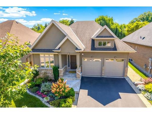 33 Hickory Avenue, Niagara-On-The-Lake, ON - Outdoor With Facade