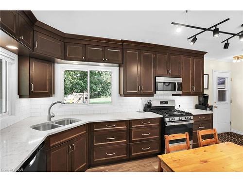 31978 Church Street, Wainfleet, ON - Indoor Photo Showing Kitchen With Double Sink