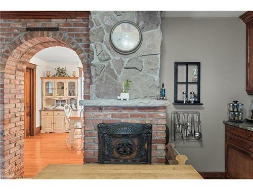 1 Welland Street N, Thorold, ON - Indoor With Fireplace