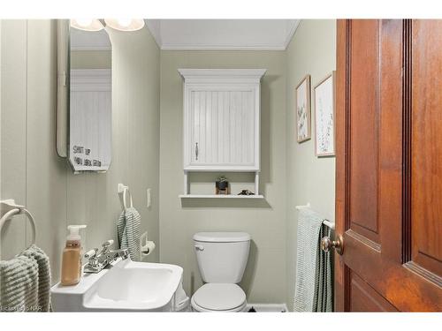 1 Welland Street N, Thorold, ON - Indoor Photo Showing Bathroom