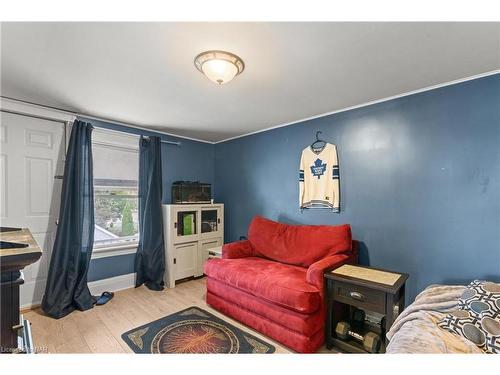 1 Welland Street N, Thorold, ON - Indoor Photo Showing Bedroom