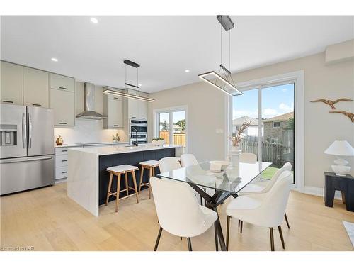 7887 Seabiscuit Drive, Niagara Falls, ON - Indoor Photo Showing Dining Room