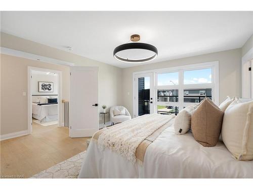 7887 Seabiscuit Drive, Niagara Falls, ON - Indoor Photo Showing Bedroom