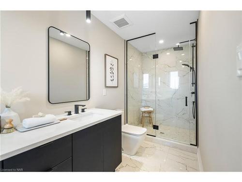 7887 Seabiscuit Drive, Niagara Falls, ON - Indoor Photo Showing Bathroom