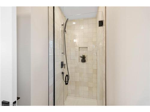 7887 Seabiscuit Drive, Niagara Falls, ON - Indoor Photo Showing Bathroom