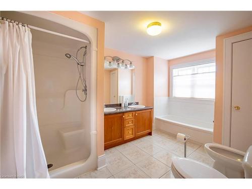 1429 Garrison Road, Fort Erie, ON - Indoor Photo Showing Bathroom