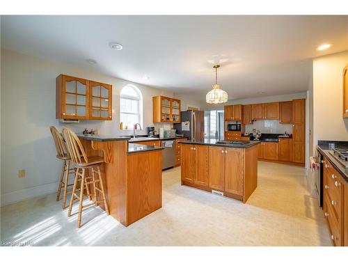 1429 Garrison Road, Fort Erie, ON - Indoor Photo Showing Kitchen