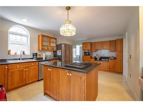 1429 Garrison Road, Fort Erie, ON - Indoor Photo Showing Kitchen With Double Sink