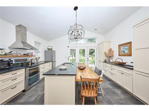 1540 Concession 6 Rd Road, Niagara-On-The-Lake, ON - Indoor Photo Showing Kitchen