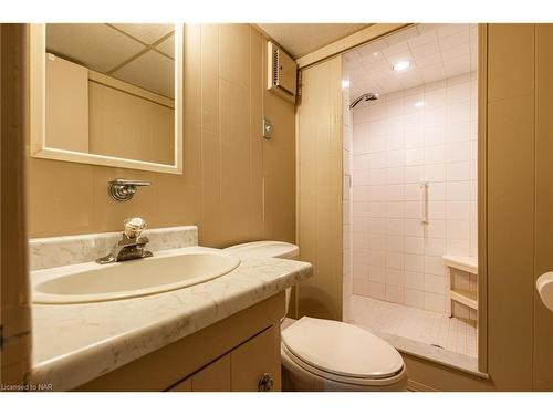 14 Bessborough Drive, St. Catharines, ON - Indoor Photo Showing Bathroom