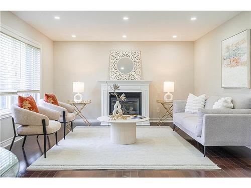 7045 Kalar Road, Niagara Falls, ON - Indoor Photo Showing Living Room With Fireplace