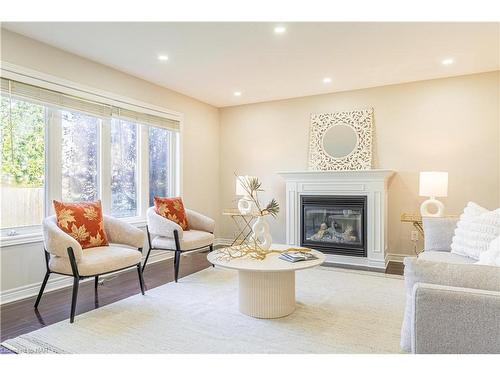 7045 Kalar Road, Niagara Falls, ON - Indoor Photo Showing Living Room With Fireplace