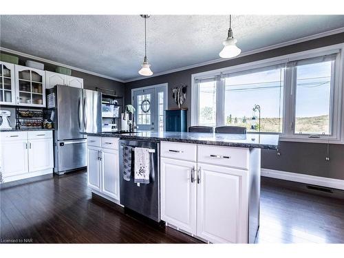 172 Barrick Road, Port Colborne, ON - Indoor Photo Showing Kitchen With Upgraded Kitchen