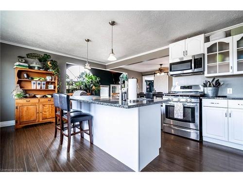 172 Barrick Road, Port Colborne, ON - Indoor Photo Showing Kitchen With Upgraded Kitchen