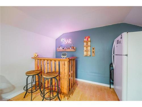 6151 Cadham Street, Niagara Falls, ON - Indoor Photo Showing Other Room