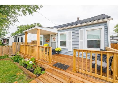 6151 Cadham Street, Niagara Falls, ON - Outdoor With Deck Patio Veranda With Exterior