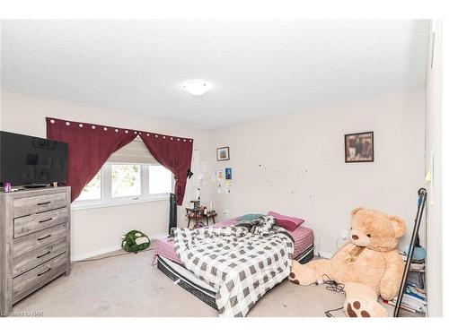 7741 Shadbush Lane, Niagara Falls, ON - Indoor Photo Showing Bedroom