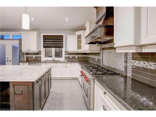 139 Paxton Lane Lane, Niagara-On-The-Lake, ON - Indoor Photo Showing Kitchen