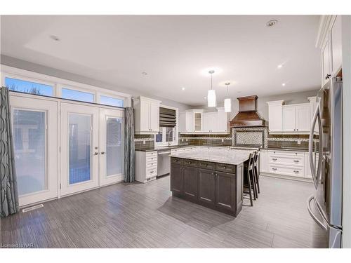 139 Paxton Lane Lane, Niagara-On-The-Lake, ON - Indoor Photo Showing Kitchen