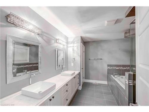 139 Paxton Lane Lane, Niagara-On-The-Lake, ON - Indoor Photo Showing Bathroom