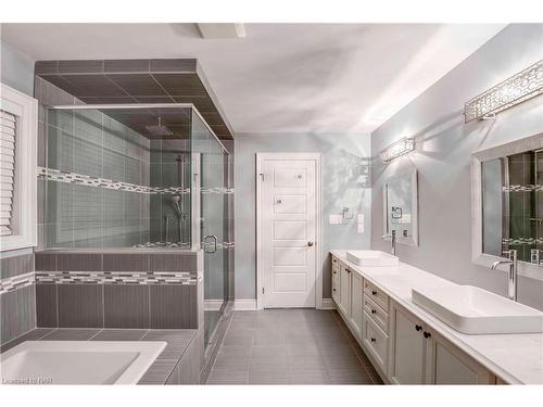 139 Paxton Lane Lane, Niagara-On-The-Lake, ON - Indoor Photo Showing Bathroom