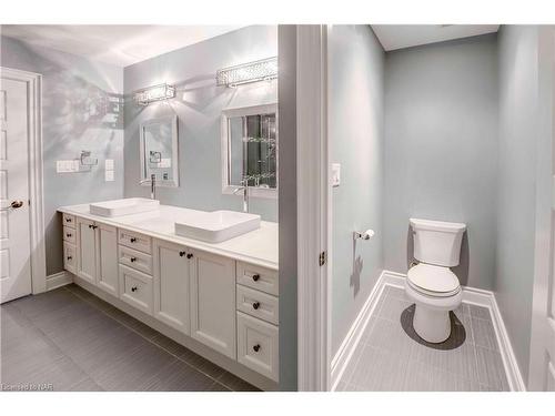 139 Paxton Lane Lane, Niagara-On-The-Lake, ON - Indoor Photo Showing Bathroom