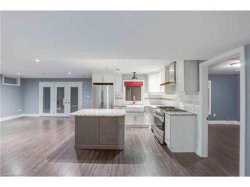 139 Paxton Lane Lane, Niagara-On-The-Lake, ON - Indoor Photo Showing Kitchen